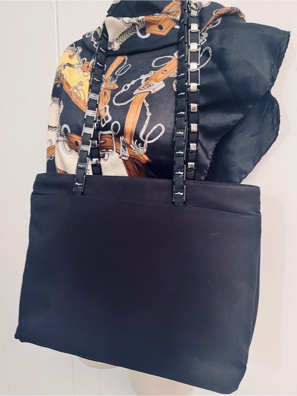 Salvatore Ferragamo Classy Black Tote